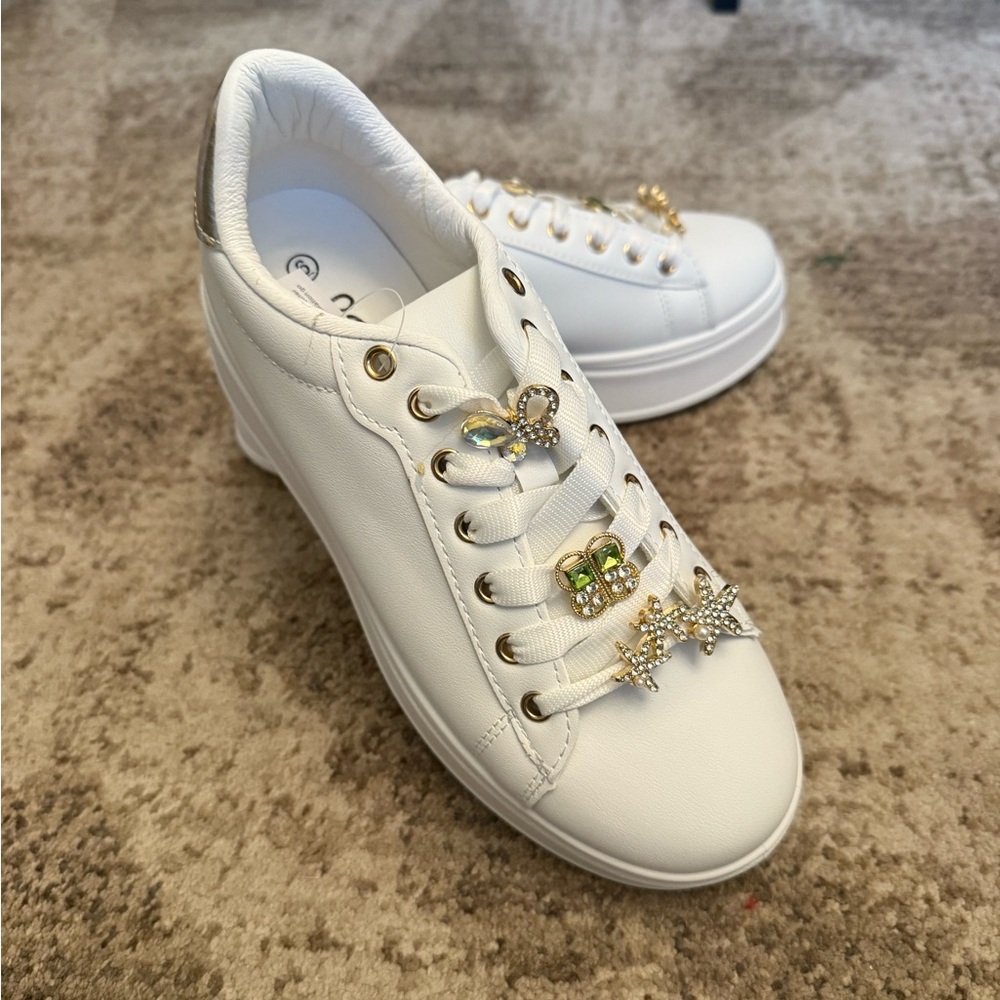 Forever Link charm sneakers